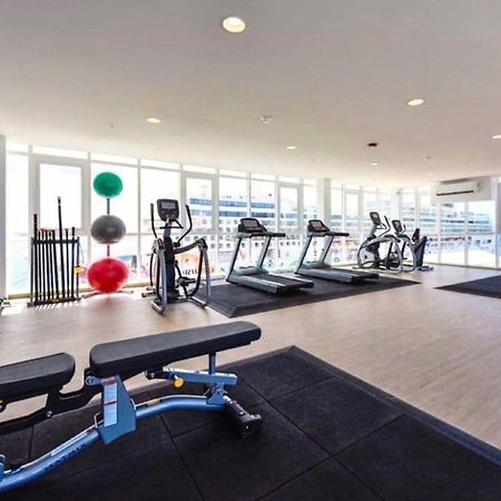 Stylish Luxury Condo, Central Location, Ocean View, Pool, Gym Oranjestad Exterior foto